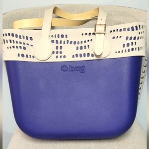 Navy beige O Bag